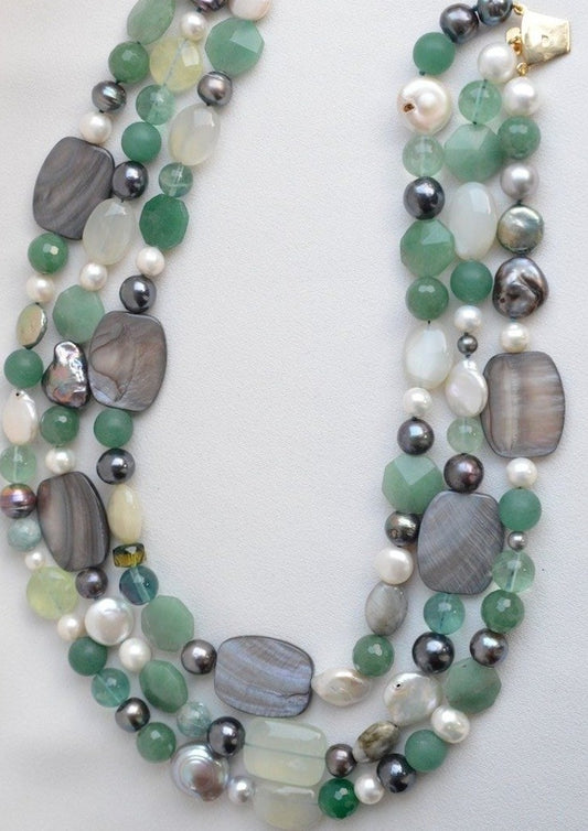 Collana 3 Fili Avventurina e Perle Madreperla